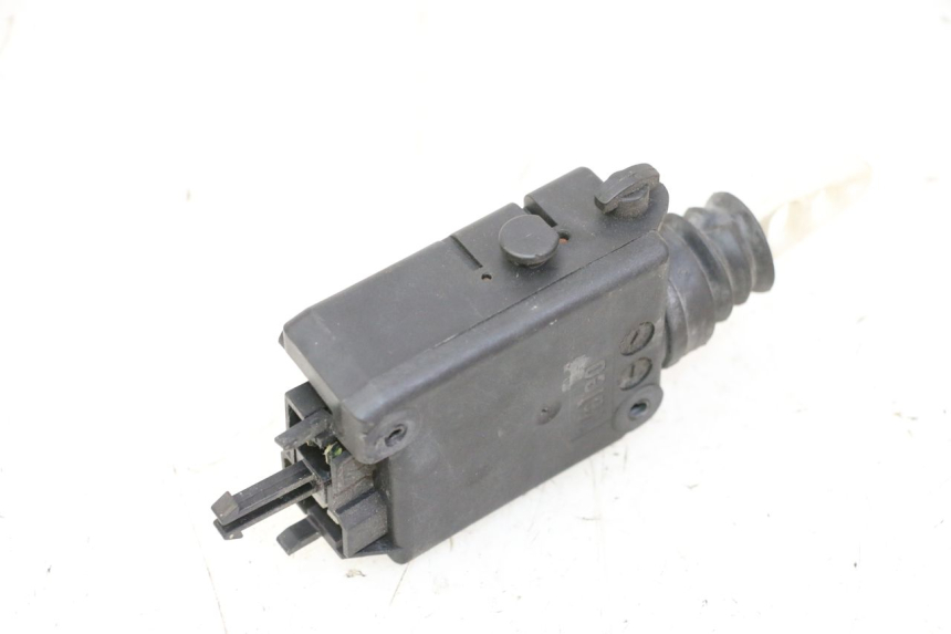 photo de MOTEUR OUVERTURE COFFRE PEUGEOT SATELIS 125 (2006 - 2009)