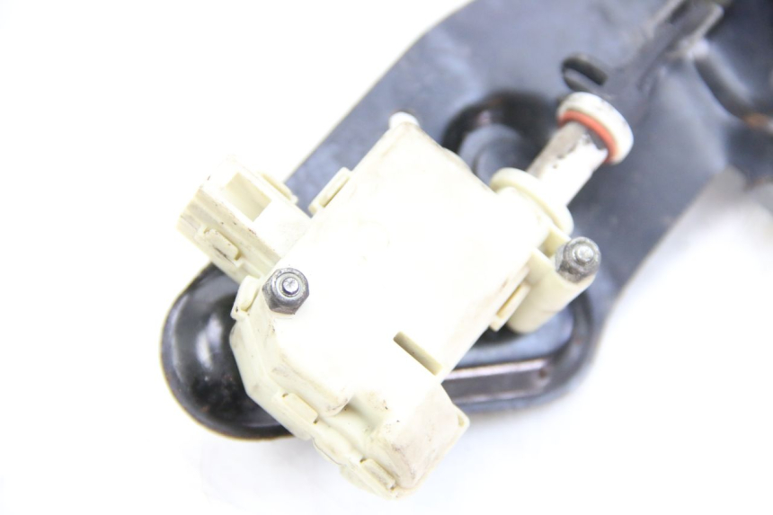 photo de MOTEUR OUVERTURE COFFRE PIAGGIO VESPA GRANTURISMO 125 (2003 - 2007)