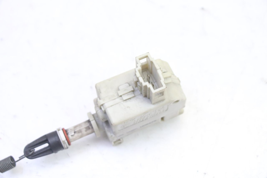 photo de MOTEUR OUVERTURE COFFRE PIAGGIO X9 EVOLUTION 125 (2003 - 2007)