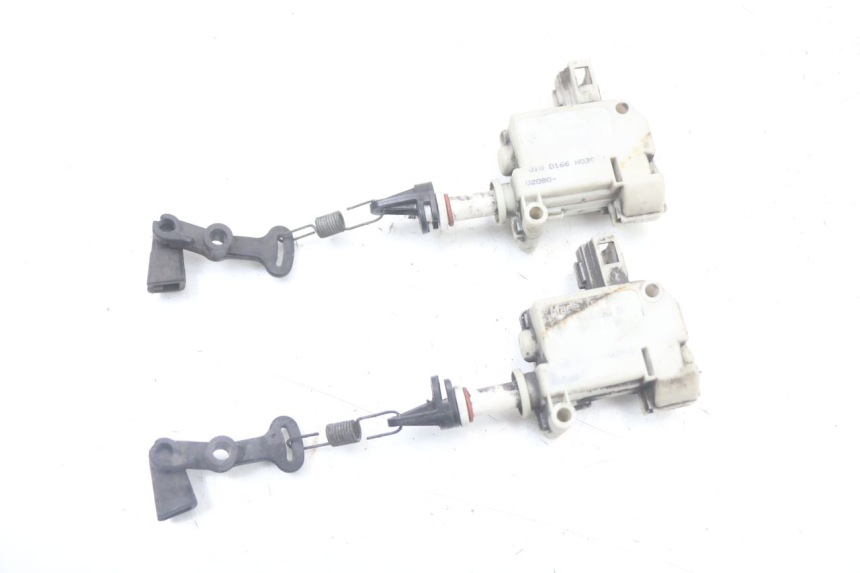 photo de MOTEUR OUVERTURE COFFRE PIAGGIO XEVO - X EVO 125 (2007 - 2017) - Vue principale