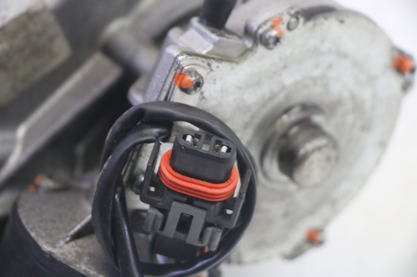 photo de MOTEUR ROLL LOCK PIAGGIO MP3 LT 400 (2007 - 2012) - Gros plan technique