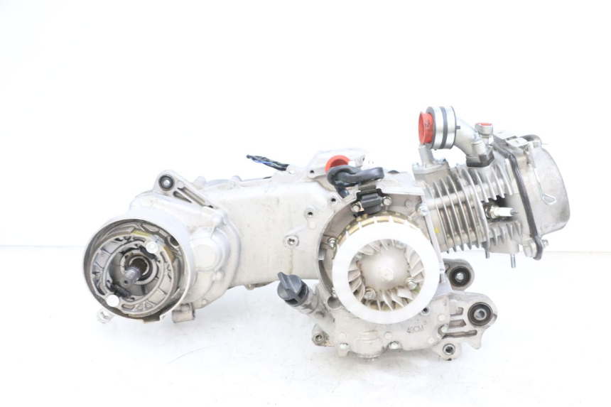 photo de MOTEUR JM MOTORS SANTANA EVO 50 (2024 - 2026) - Vue rapprochée