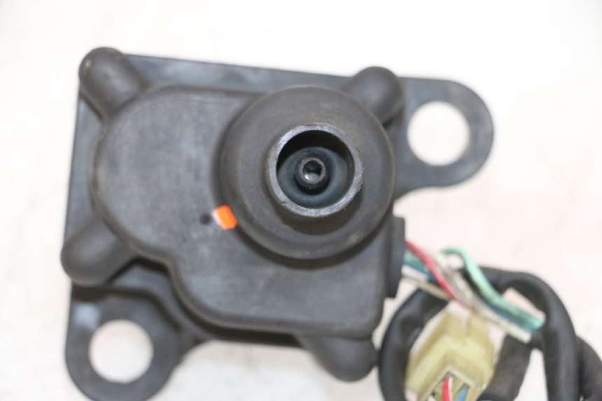 photo de MOTEUR VALVE ECHAPPEMENT HONDA NSR R 125 (1994 - 2003) - Points de fixation