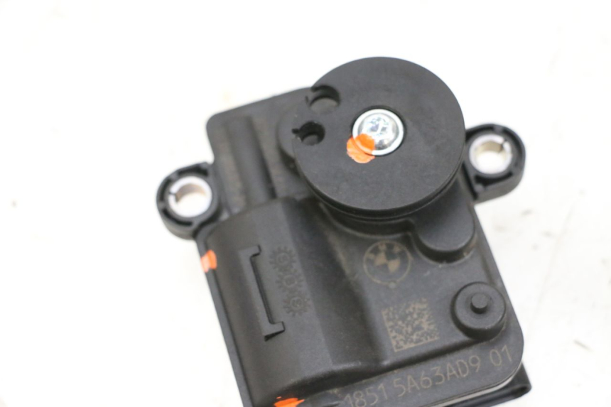 photo de MOTEUR VALVE ECHAPPEMENT BMW R GS 1250 (2021 - 2024) - Gros plan technique