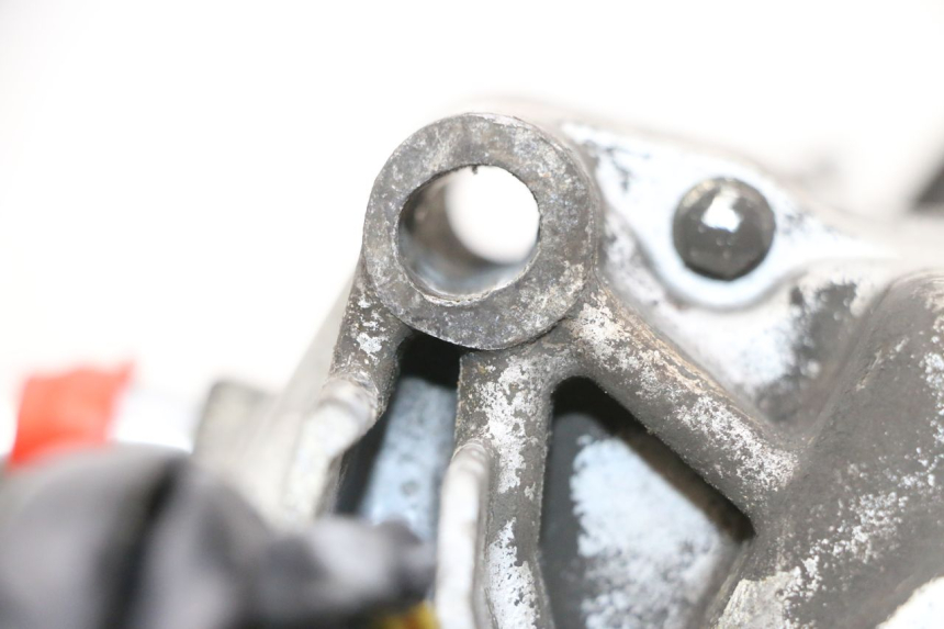 photo de MOTEUR DAELIM VJ ROADWIN FI 125 (2008 - 2017) - Points de fixation