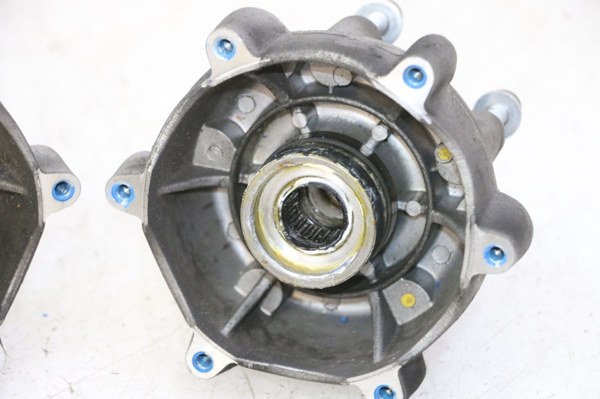 photo de MOYEU ROUE AVANT PIAGGIO MP3 HPE 310 (2024 - 2025)