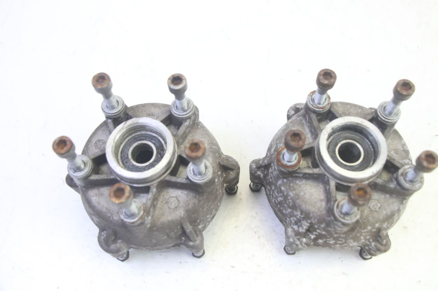 photo de MOYEU ROUE AVANT PIAGGIO MP3 RL 250 (2007 - 2010) - Vue d’ensemble