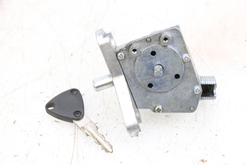 photo de NEIMAN MBK BOOSTER SPIRIT NAKED 50 (2004 - 2017) - Gros plan technique