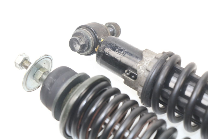 photo de PAIRE AMORTISSEUR ARRIERE PIAGGIO VESPA GTS SUPER IE 125 (2009 - 2016) - Gros plan technique