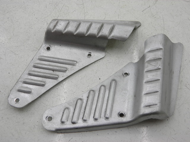 photo de PAIRE CALE PIED ARRIERE BAOTIAN TRAVEL SPIRIT 50 (2010 - 2012)