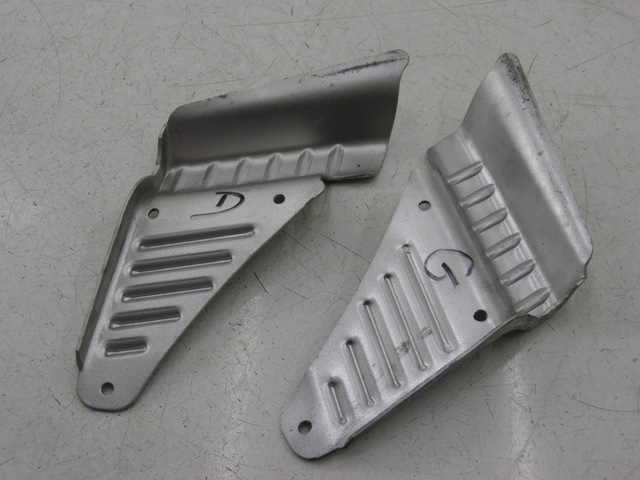 photo de PAIRE CALE PIED ARRIERE BAOTIAN TRAVEL SPIRIT 50 (2010 - 2012)