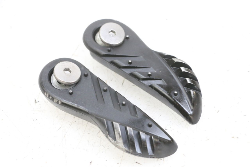 photo de PAIRE CALE PIED ARRIERE YAMAHA BW'S EASY 50 (2013 - 2016) - Vue principale