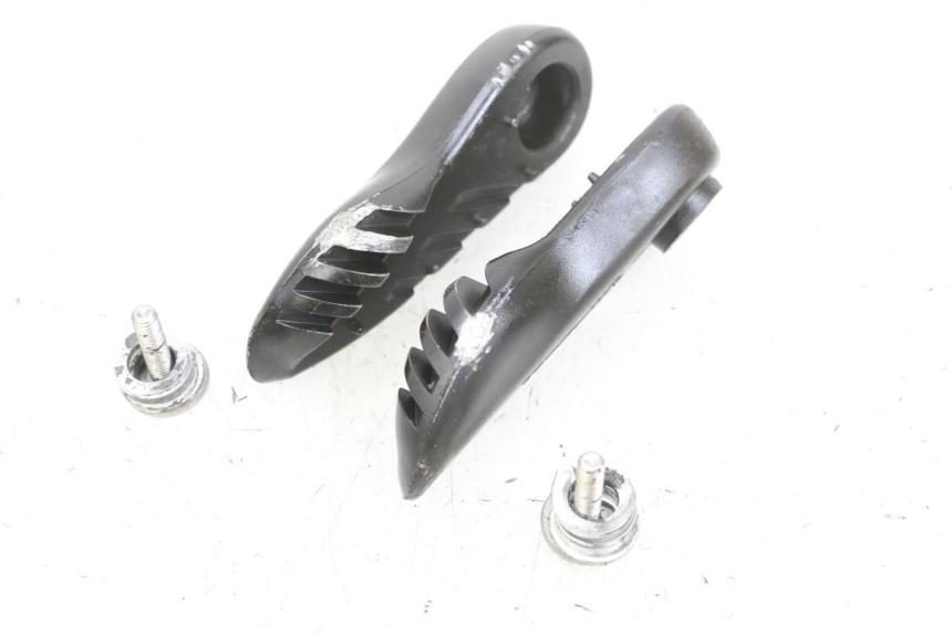 photo de PAIRE CALE PIED ARRIERE YAMAHA BW'S EASY 50 (2013 - 2016) - Autre angle de vue