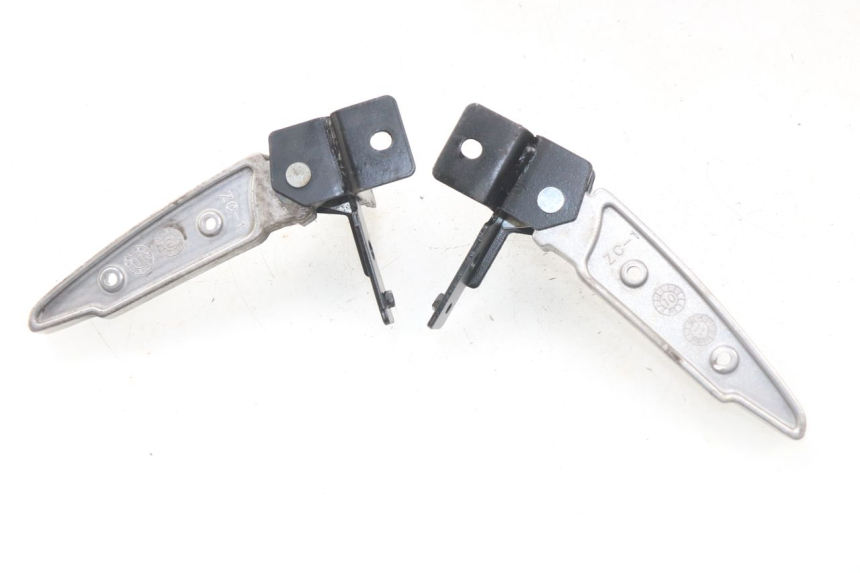 photo de PAIRE CALE PIED ARRIERE PEUGEOT CITYSTAR 50 (2013 - 2017)