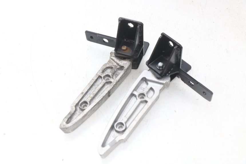 photo de PAIRE CALE PIED ARRIERE PEUGEOT CITYSTAR 50 (2013 - 2017)