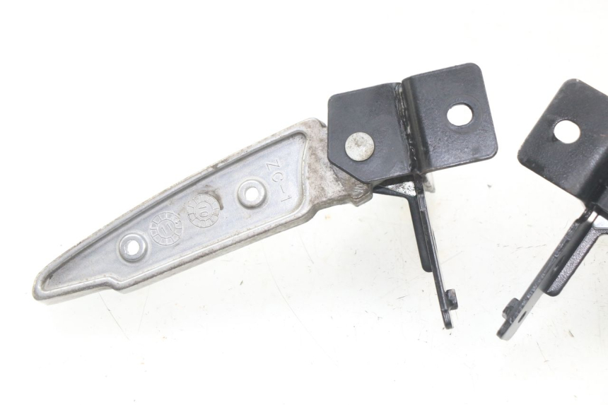 photo de PAIRE CALE PIED ARRIERE PEUGEOT CITYSTAR 50 (2013 - 2017)