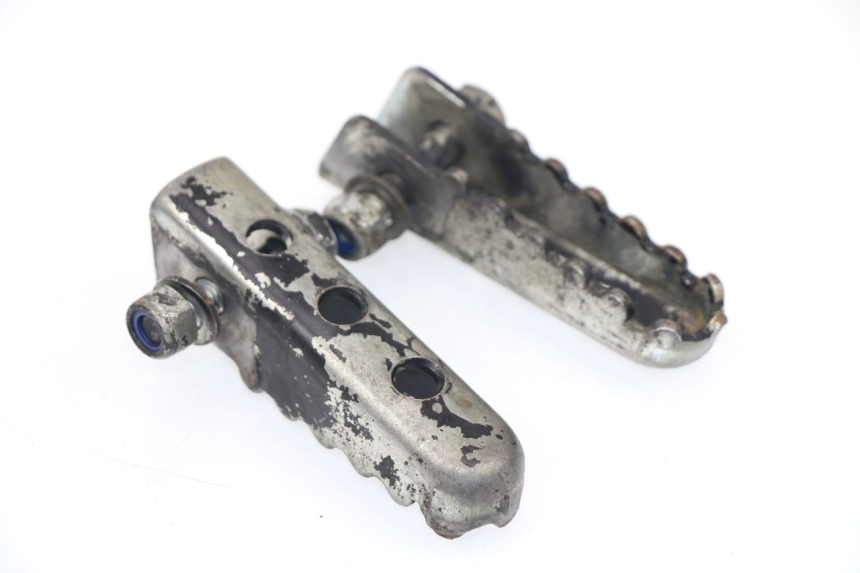 photo de PAIRE CALE PIED ARRIERE DERBI SENDA SM DRD 50 (2008 - 2013)