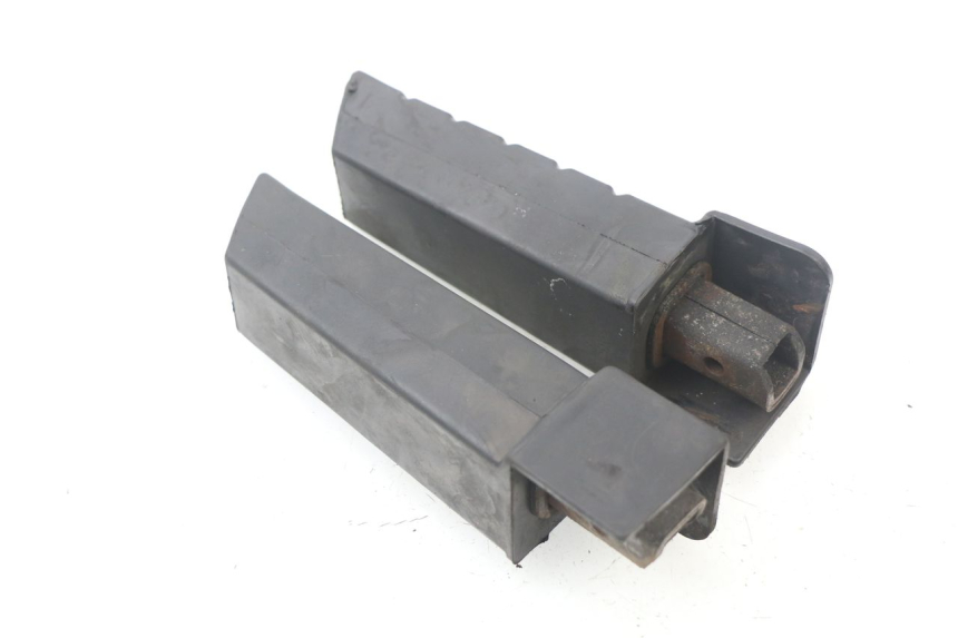 photo de PAIRE CALE PIED ARRIERE HONDA FES PANTHEON 125 (2003 - 2007)