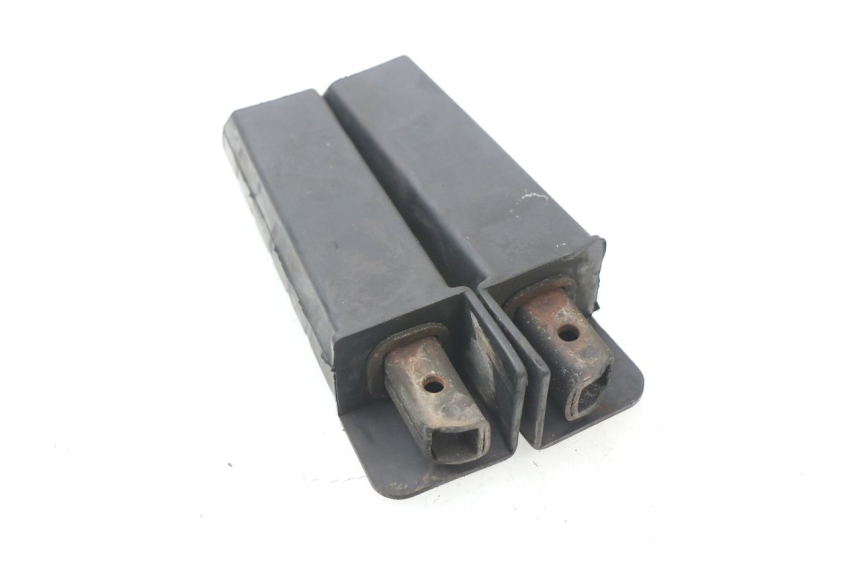 photo de PAIRE CALE PIED ARRIERE HONDA FES PANTHEON 125 (2003 - 2007)