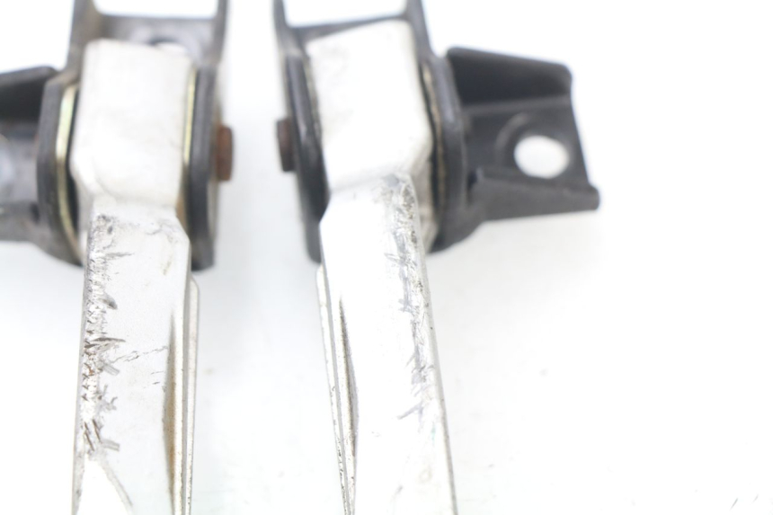 photo de PAIRE CALE PIED ARRIERE SYM FIDDLE 3 III 50 (2014 - 2020)