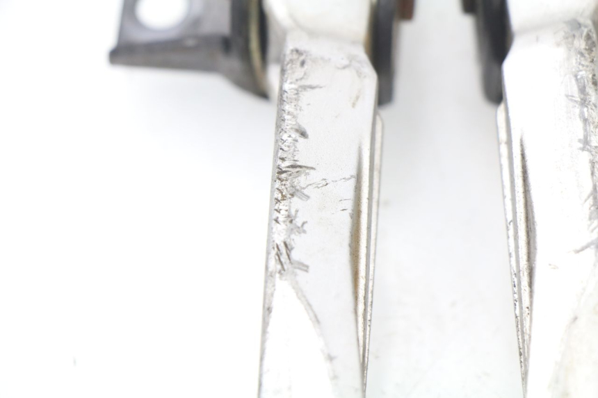 photo de PAIRE CALE PIED ARRIERE SYM FIDDLE 3 III 50 (2014 - 2020)