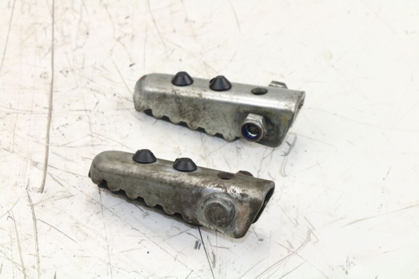 photo de PAIRE CALE PIED ARRIERE GILERA SMT SUPERMOTARD 50 (2009 - 2017)