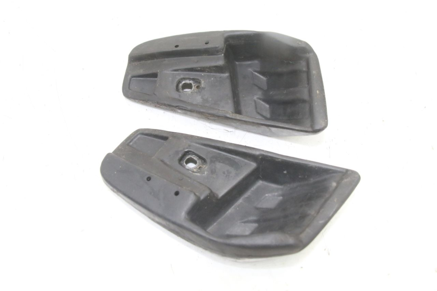 photo de PAIRE CALE PIED ARRIERE HONDA SCV LEAD 100 (2003 - 2007)