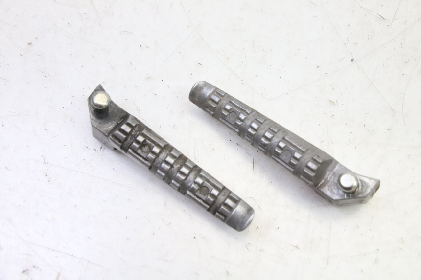 photo de PAIRE CALE PIED ARRIERE YAMAHA JOG R 50 (2004 - 2014)