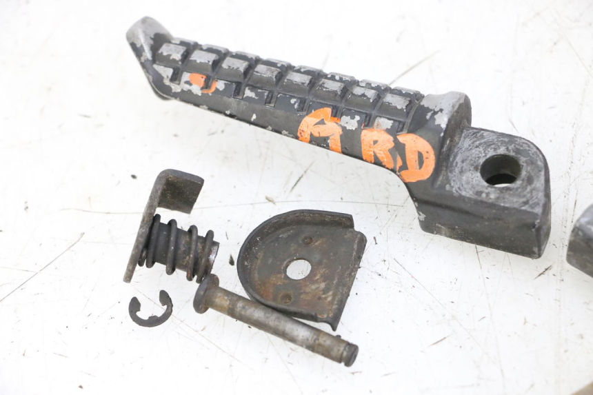 photo de PAIRE CALE PIED ARRIERE KAWASAKI ZR7 ZR-7 S 750 (1999 - 2004)