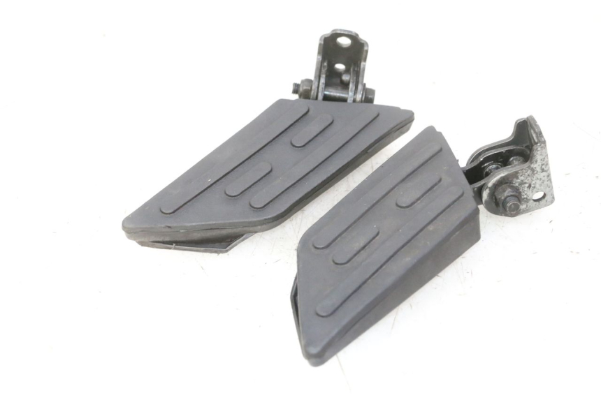 photo de PAIRE CALE PIED ARRIERE PEUGEOT KISBEE 2T 50 (2010 - 2017)