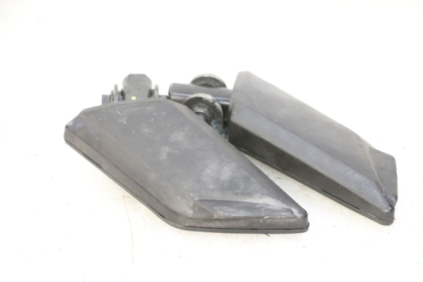 photo de PAIRE CALE PIED ARRIERE PEUGEOT KISBEE 2T 50 (2010 - 2017)