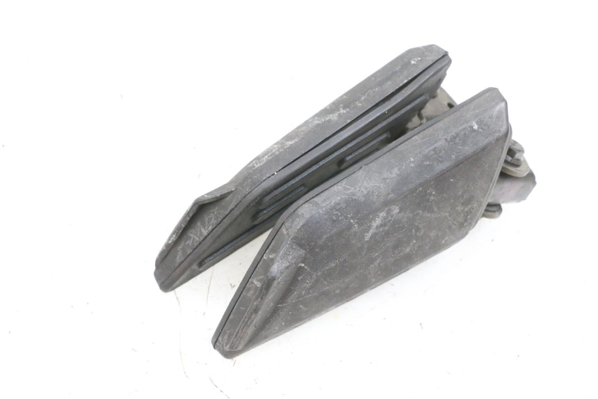 photo de PAIRE CALE PIED ARRIERE PEUGEOT KISBEE 4T 50 (2010 - 2017) - Détail de la pièce