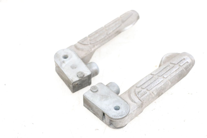 photo de PAIRE CALE PIED ARRIERE KYMCO LIKE 125 (2009 - 2016) - Zoom état d’usage