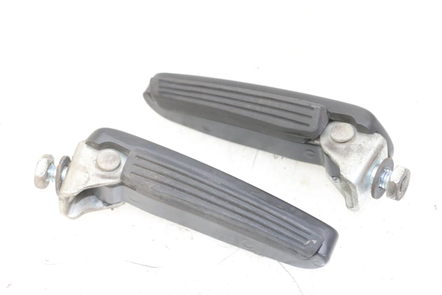 photo de PAIRE CALE PIED ARRIERE GILERA NEXUS 125 (2009 - 2013)