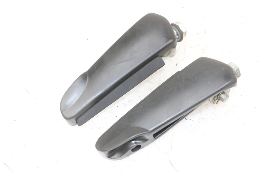 photo de PAIRE CALE PIED ARRIERE GILERA NEXUS 125 (2009 - 2013)