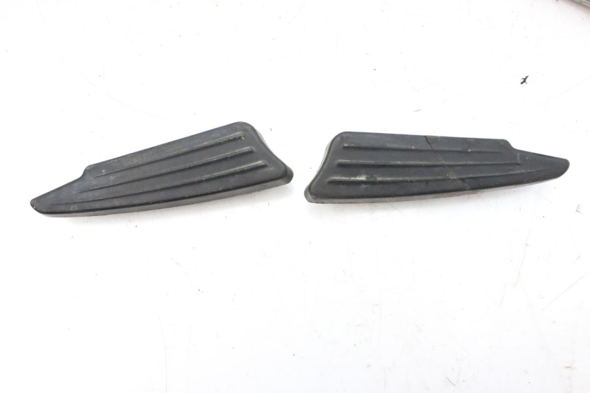 photo de PAIRE CALE PIED ARRIERE PEUGEOT CITYSTAR 125 (2011 - 2017)