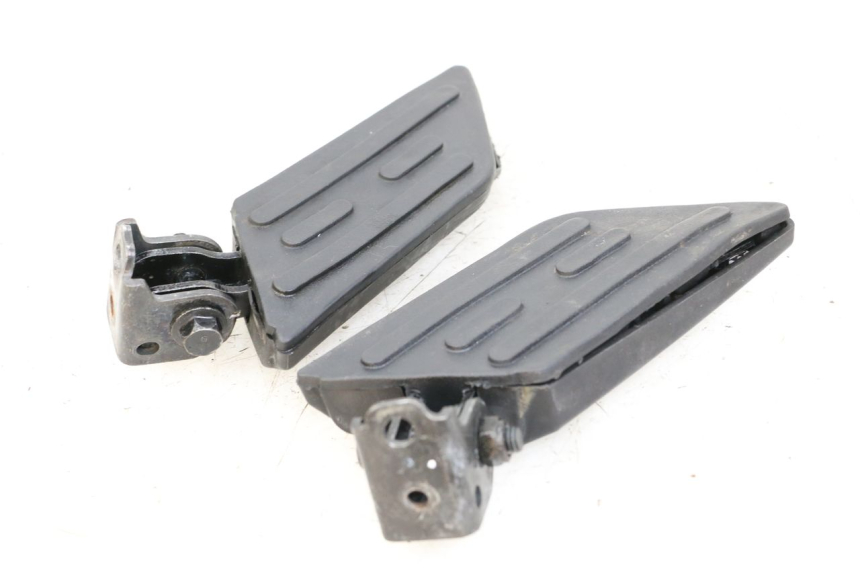 photo de PAIRE CALE PIED ARRIERE PEUGEOT KISBEE 4T 50 (2018 - 2022)