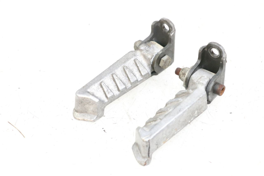 photo de PAIRE CALE PIED ARRIERE PEUGEOT LUDIX 50 (2008 - 2017)