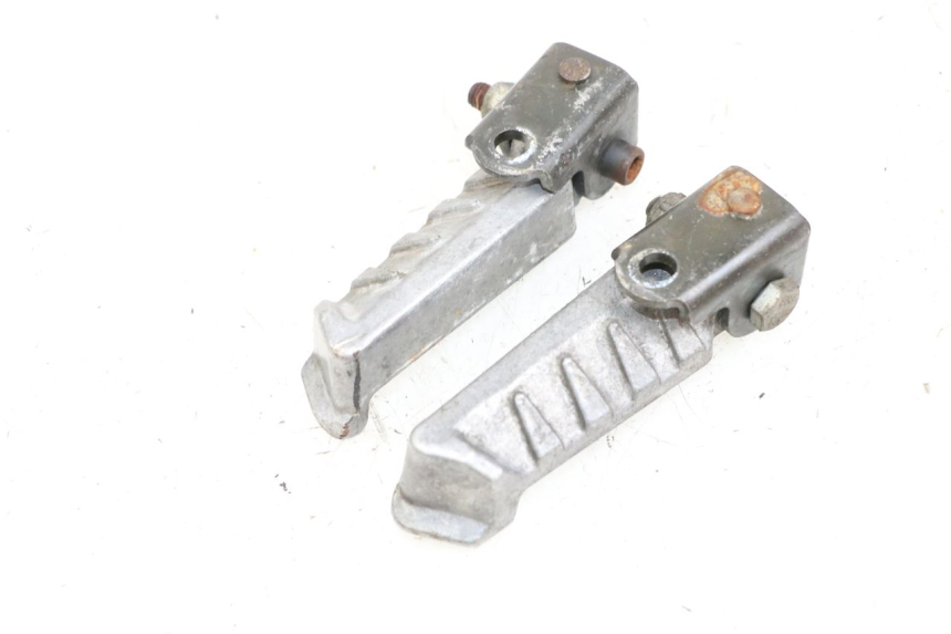photo de PAIRE CALE PIED ARRIERE PEUGEOT LUDIX 50 (2008 - 2017)