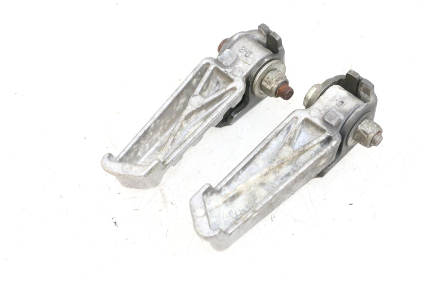 photo de PAIRE CALE PIED ARRIERE PEUGEOT LUDIX 50 (2008 - 2017)