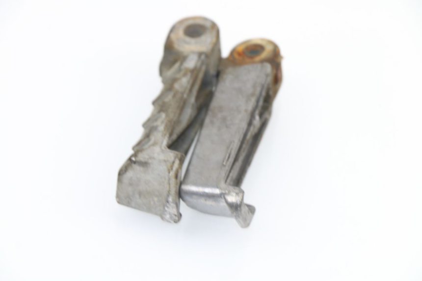 photo de PAIRE CALE PIED ARRIERE PEUGEOT LUDIX 50 (2005 - 2007)