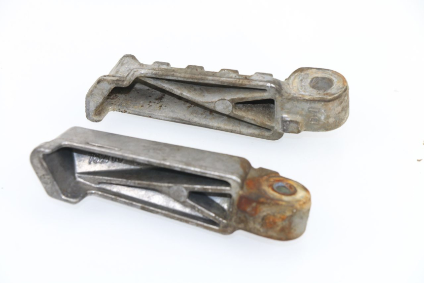 photo de PAIRE CALE PIED ARRIERE PEUGEOT LUDIX 50 (2005 - 2007)