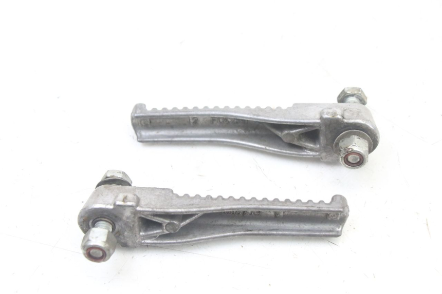 photo de PAIRE CALE PIED ARRIERE PEUGEOT TREKKER TKR 50 (2005 - 2014)