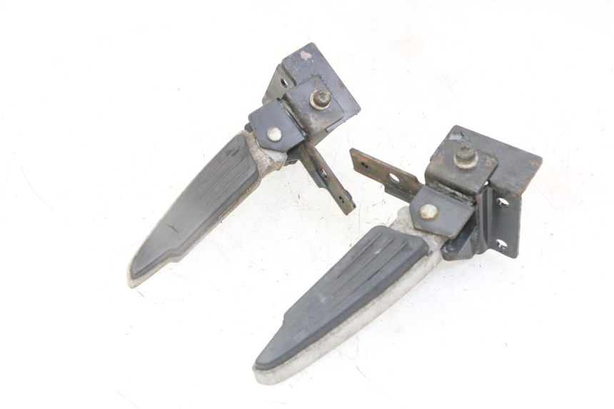 photo de PAIRE CALE PIED ARRIERE PEUGEOT SATELIS 125 (2013 - 2018)