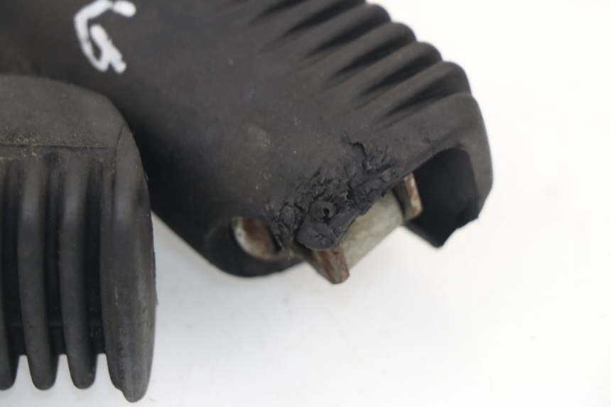 photo de PAIRE CALE PIED ARRIERE APRILIA SCARABEO GT 125 (1999 - 2007)