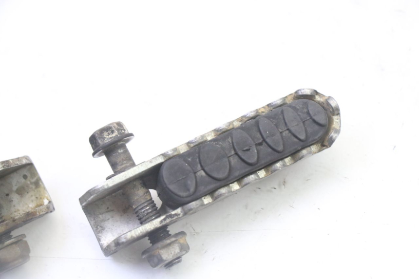 photo de PAIRE CALE PIED ARRIERE DERBI SENDA SM DRD 50 (2008 - 2013)