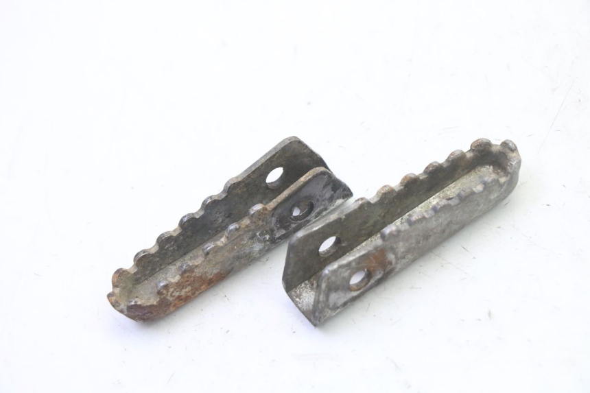 photo de PAIRE CALE PIED ARRIERE GILERA SMT SUPERMOTARD 50 (2009 - 2017)