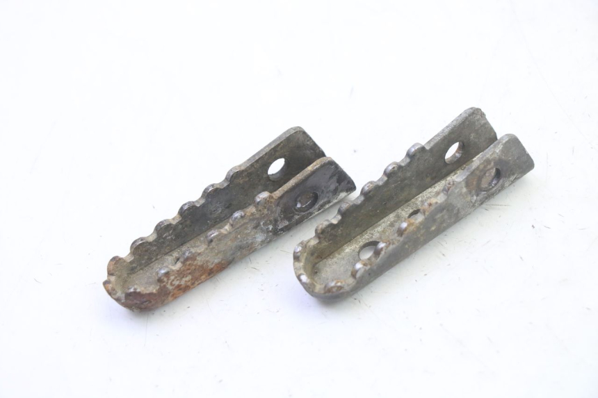 photo de PAIRE CALE PIED ARRIERE GILERA SMT SUPERMOTARD 50 (2009 - 2017)