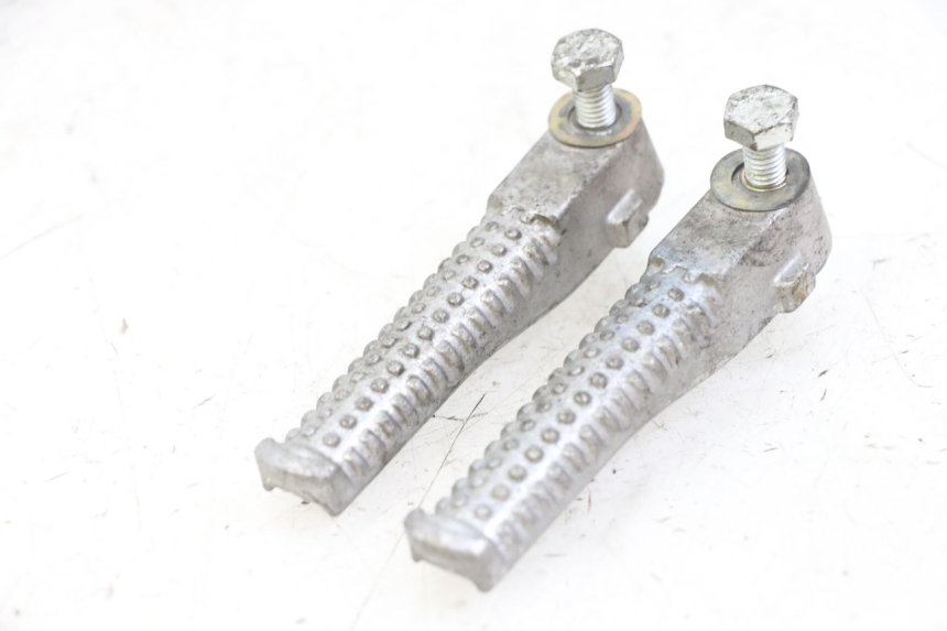 photo de PAIRE CALE PIED ARRIERE PEUGEOT SPEEDFIGHT 2 LC 50 (2000 - 2009)