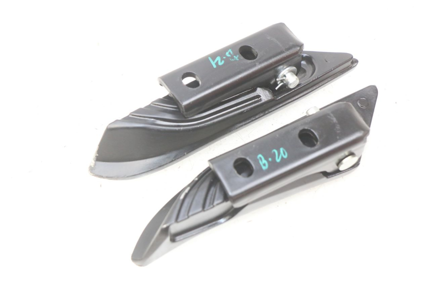 photo de PAIRE CALE PIED ARRIERE APRILIA SXR 50 (2021 - 2023)